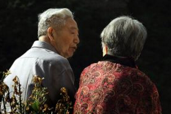 鈣鐵鋅硒檢測儀重陽節關愛父母健康安享晚年